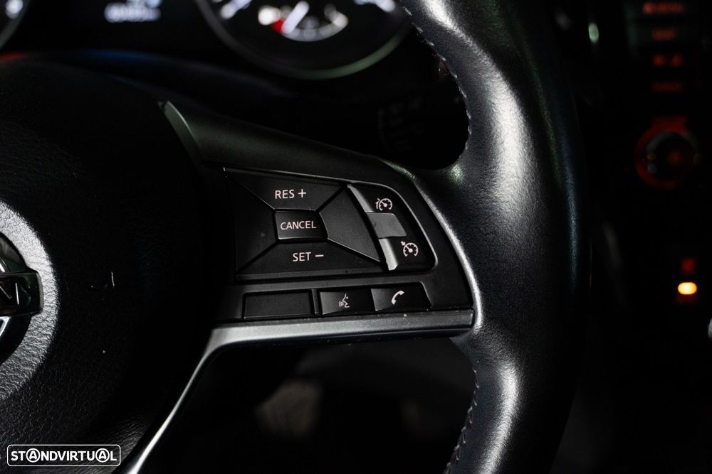 Nissan Qashqai 1.3 DIG-T N-Connecta LED+SKY - 15