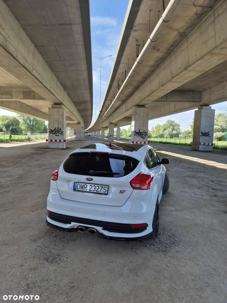 Ford Focus 2.0 TDCi ST PowerShift - 14