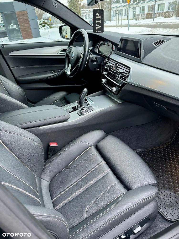 BMW Seria 5 530i Sport Line - 10