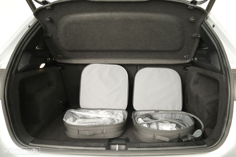 Mercedes-Benz B 250 e AMG Line - 27