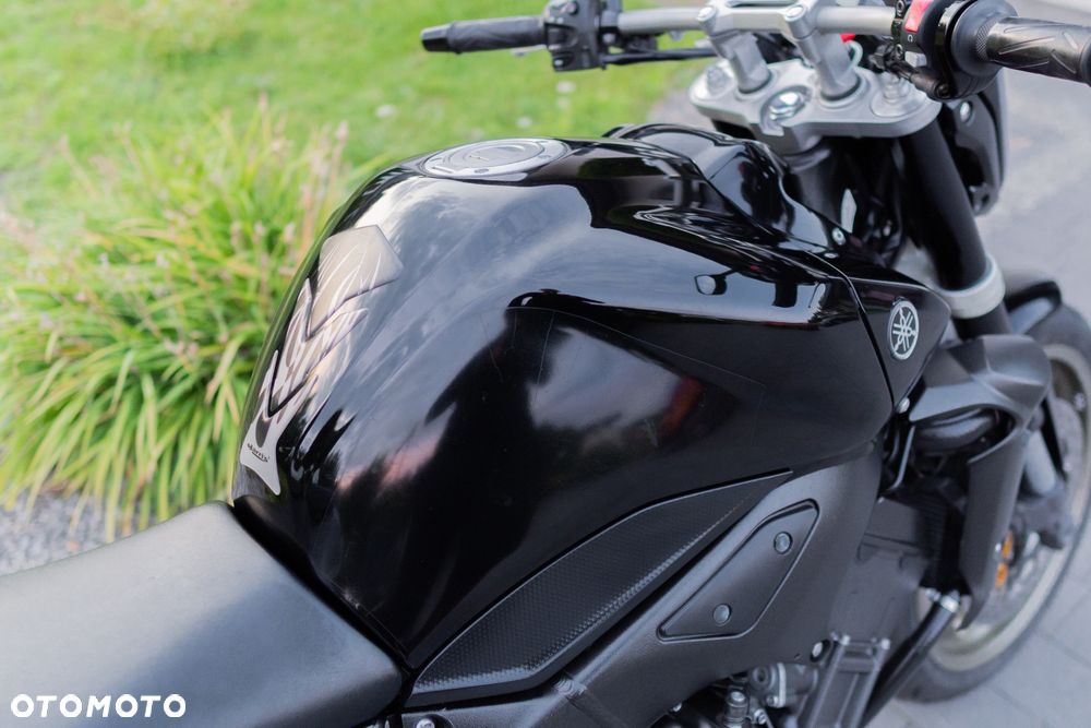 Yamaha FZ - 17