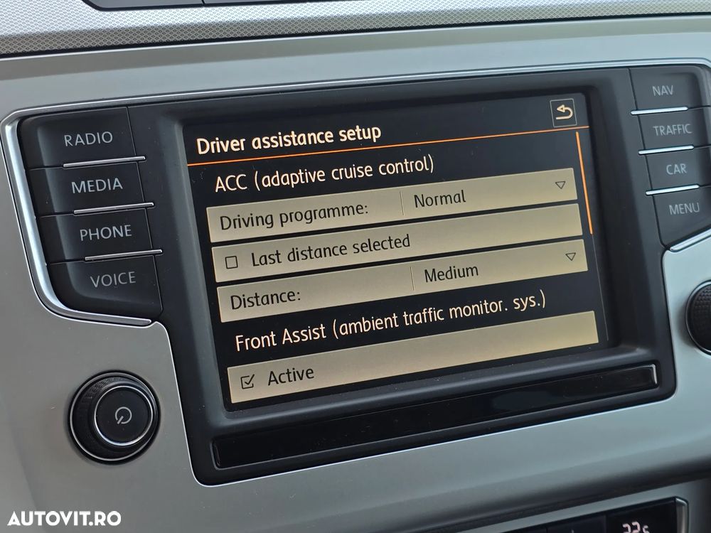 Volkswagen Passat - 30
