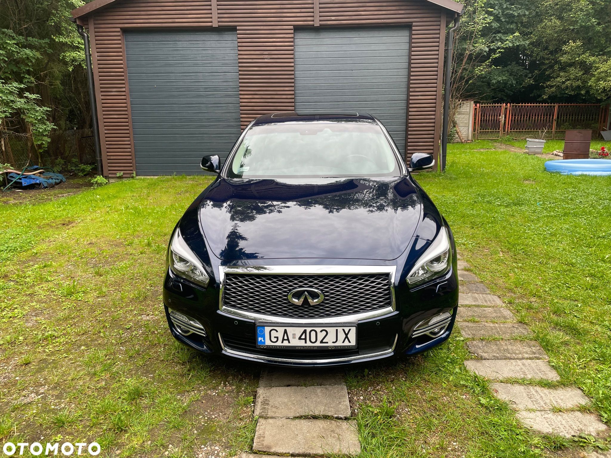 Infiniti Q70 - 1