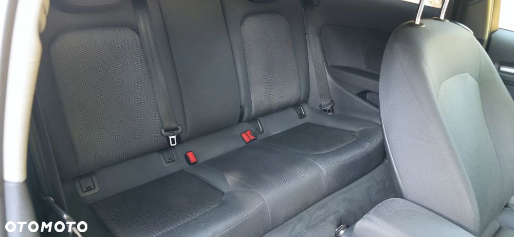 Audi A3 1.6 TDI (clean diesel) S tronic Ambiente - 18