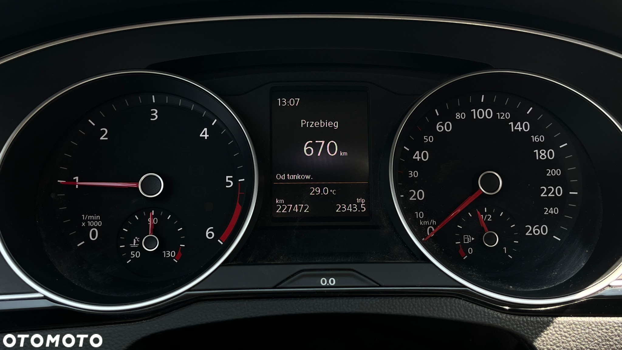 Volkswagen Passat - 36