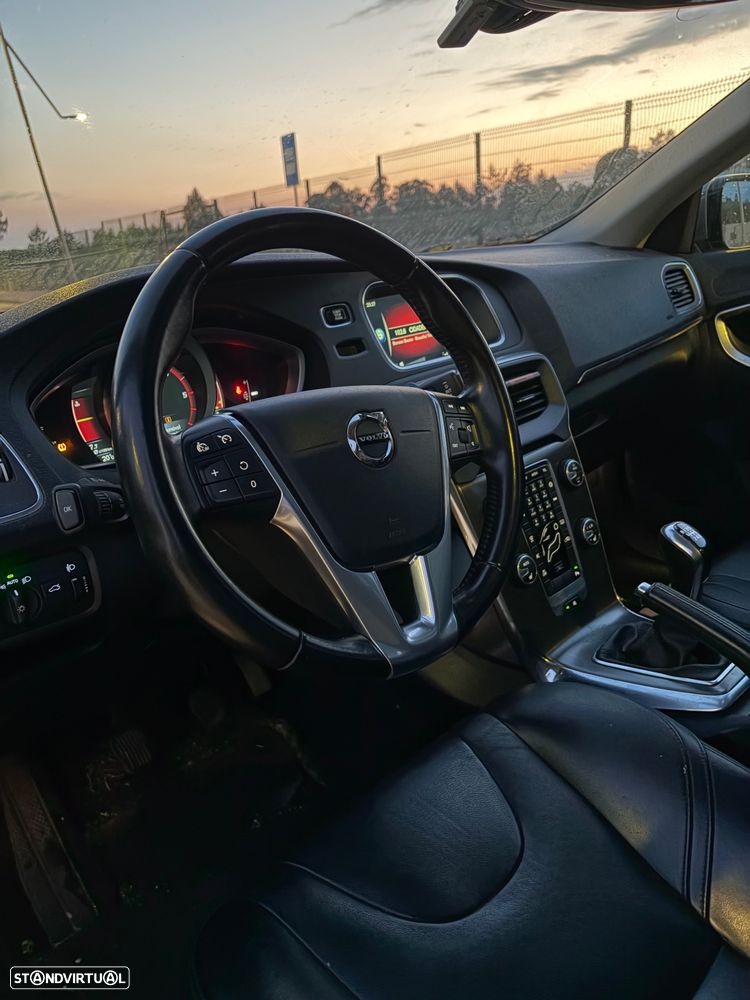 Volvo V40 D2 Momentum - 7
