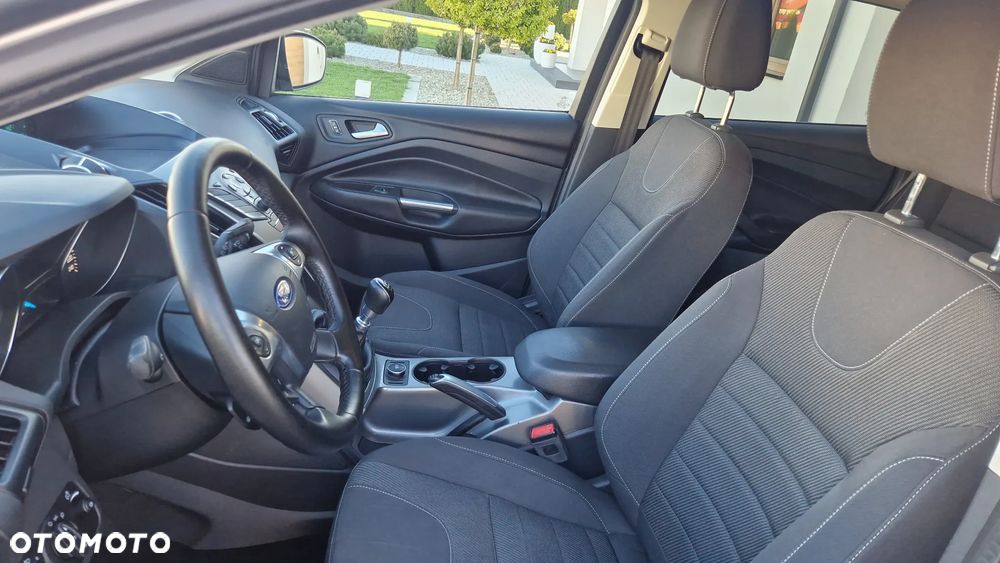 Ford Kuga 1.6 EcoBoost 2x4 Titanium - 10