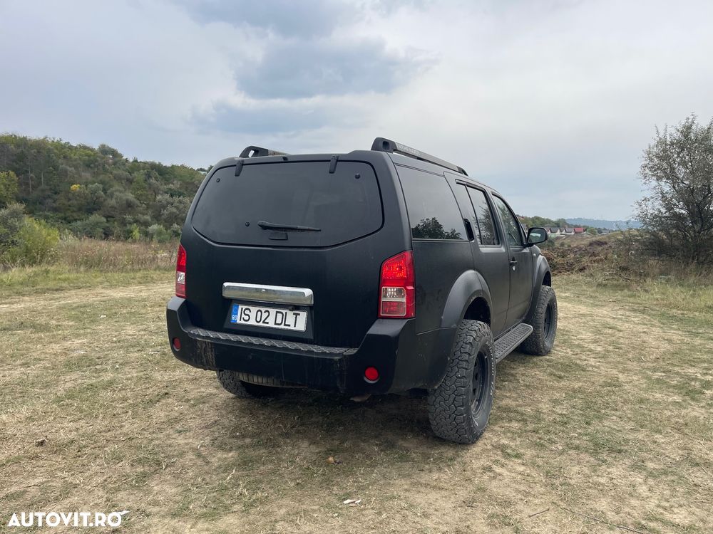 Nissan Pathfinder - 5