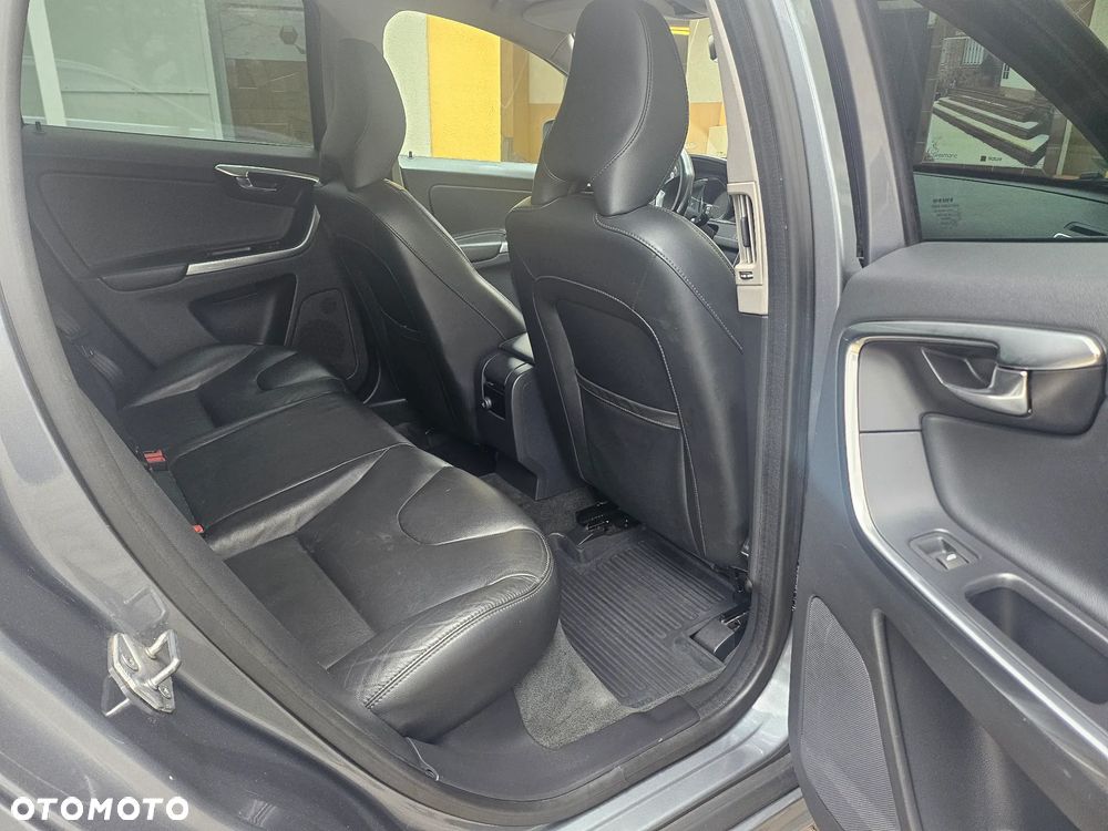 Volvo XC 60 D4 AWD Summum - 8