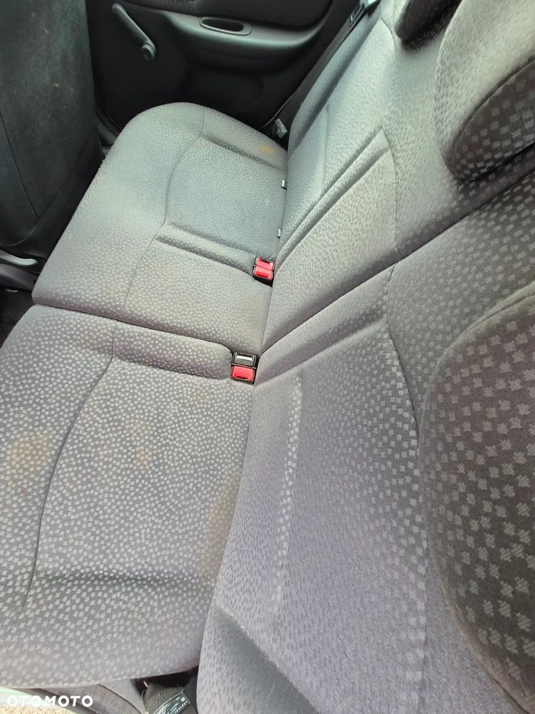 Renault Clio 1.2 16V Authentique - 12