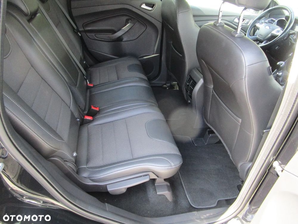 Ford Kuga 2.0 TDCi 2x4 Business Edition - 24