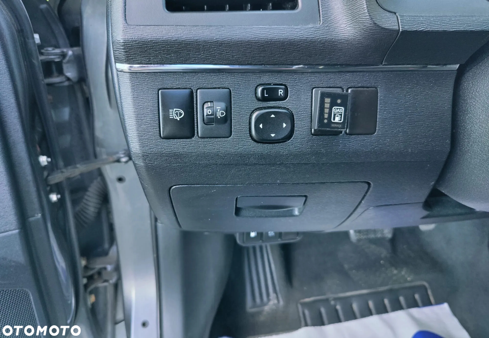 Toyota Avensis - 8