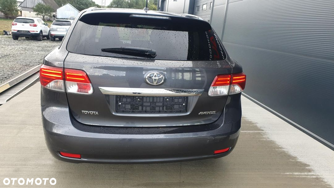 Toyota Avensis 2.0 D-4D Premium - 5