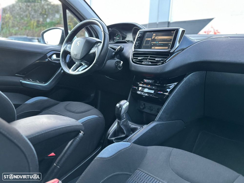 Peugeot 208 e-HDi 92 Stop&Start Style - 14