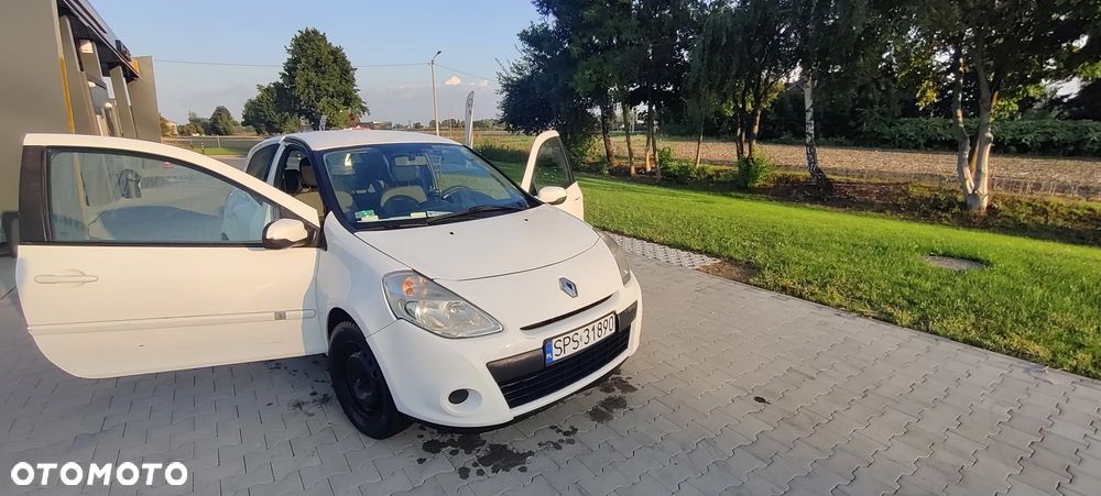 Renault Clio 1.5 dCi Alize - 8