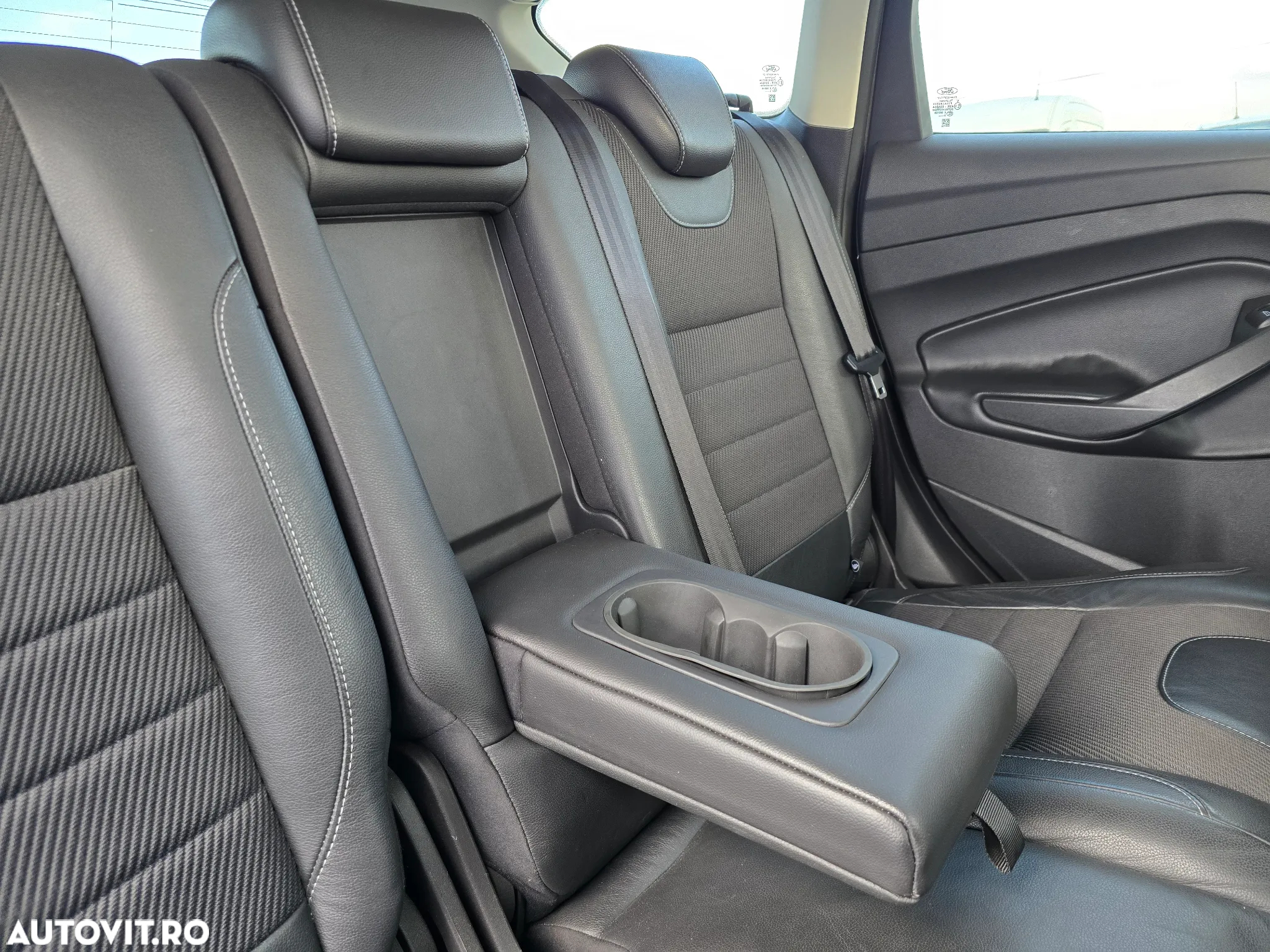 Ford Kuga 2.0 TDCi 4WD Powershift Titanium - 18