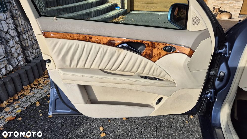 Mercedes-Benz Klasa E - 22