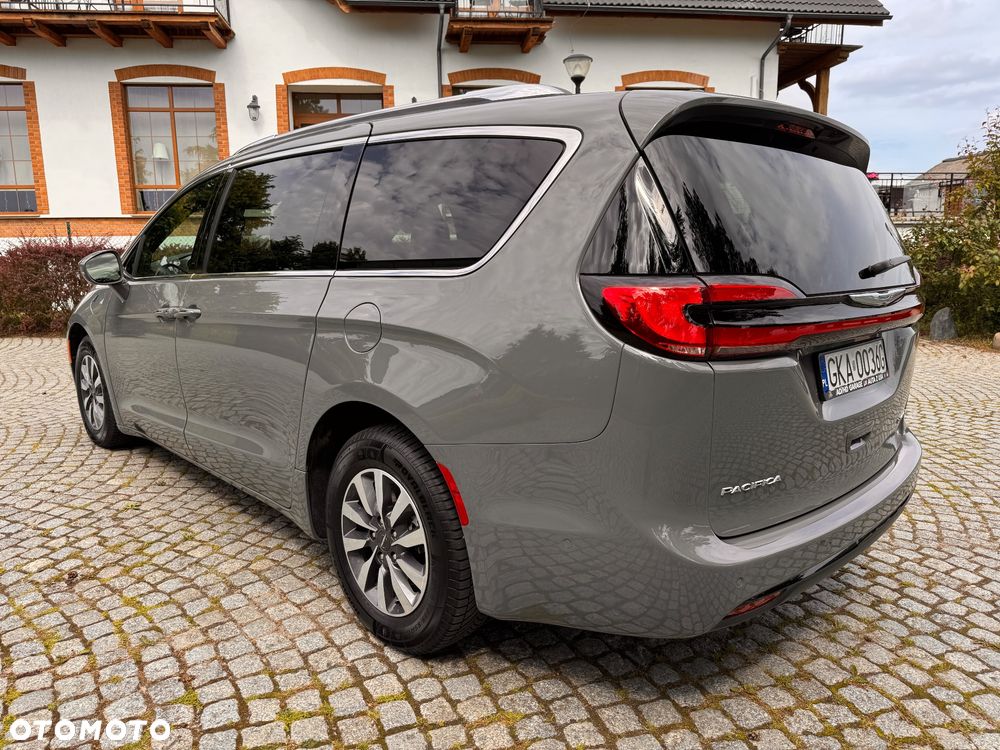 Chrysler Pacifica - 8