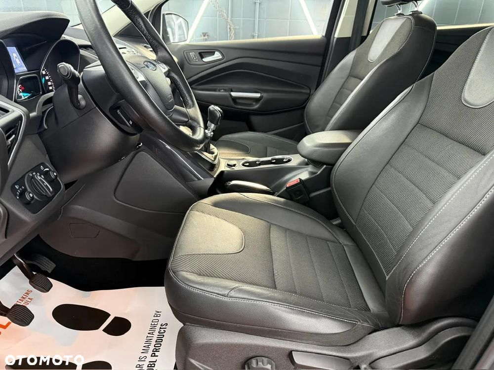 Ford Kuga 1.5 EcoBoost 2x4 Titanium - 22