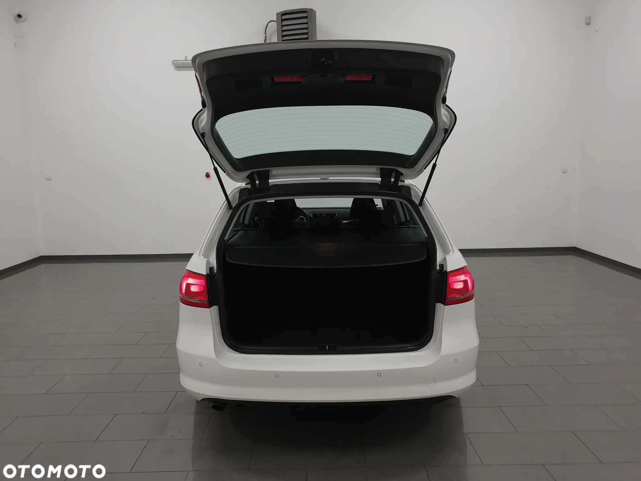 Volkswagen Passat 1.6 TDI Comfortline - 5