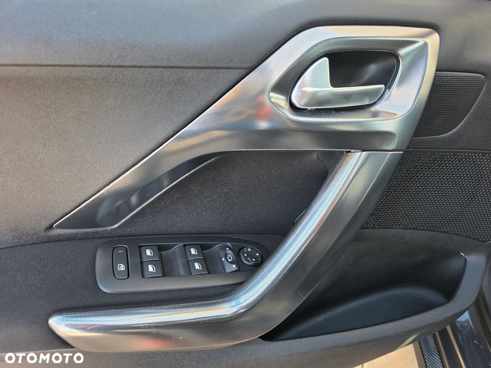 Peugeot 2008 1.2 Pure Tech Style S&S EAT6 - 7