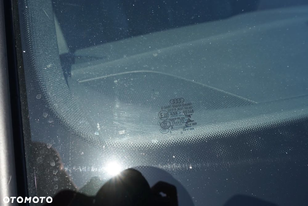 Audi A4 Avant 40 TFSI S tronic S line - 12