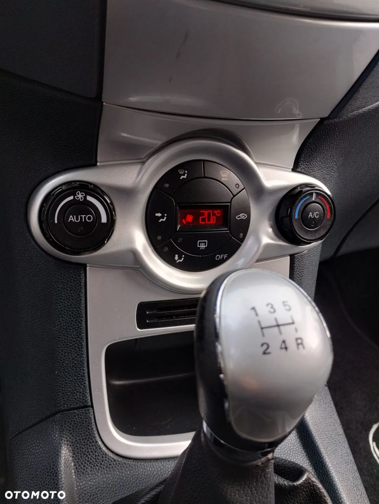 Ford Fiesta 1.25 Titanium - 25