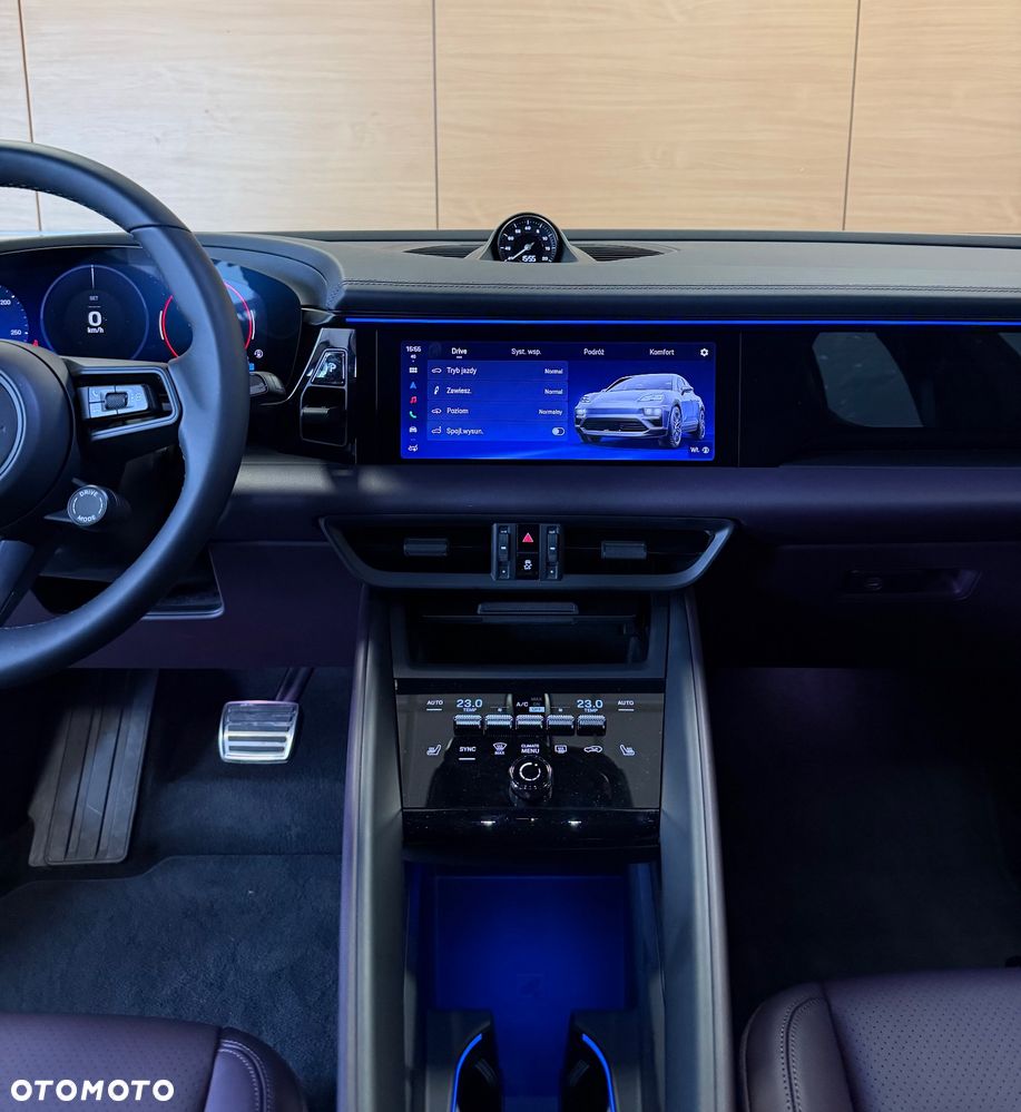 Porsche Macan - 25