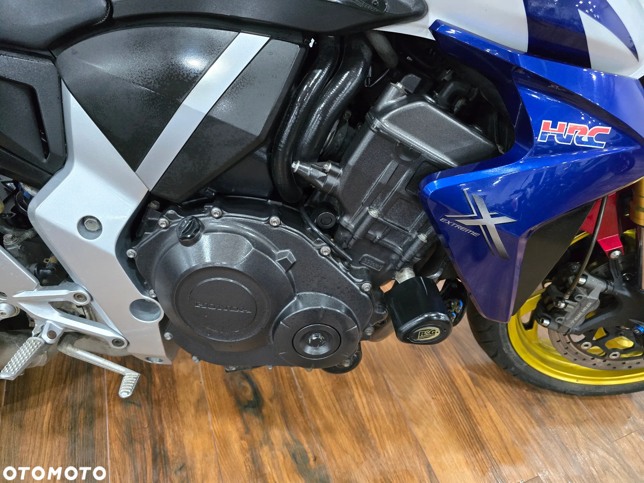Honda CB - 12
