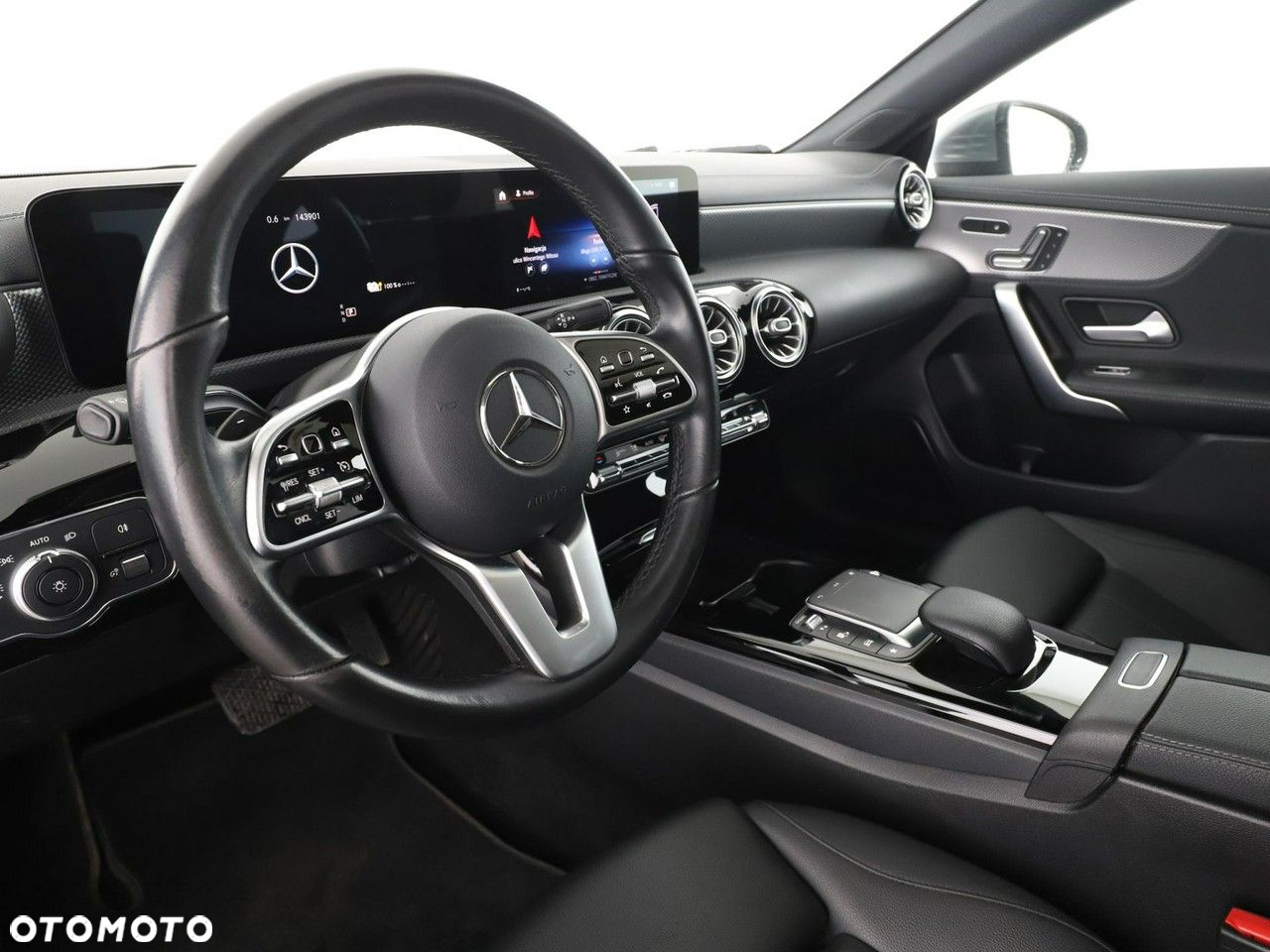 Mercedes-Benz CLA 250 E Progressive 8G-DCT - 14