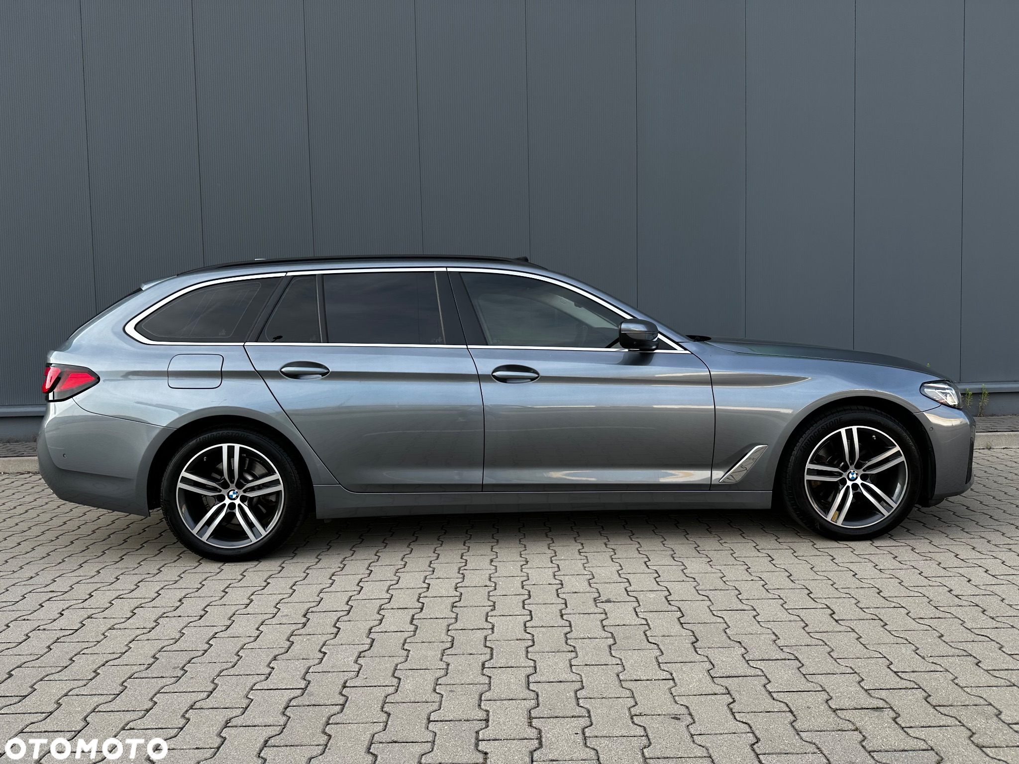 BMW Seria 5 520d xDrive Touring - 3