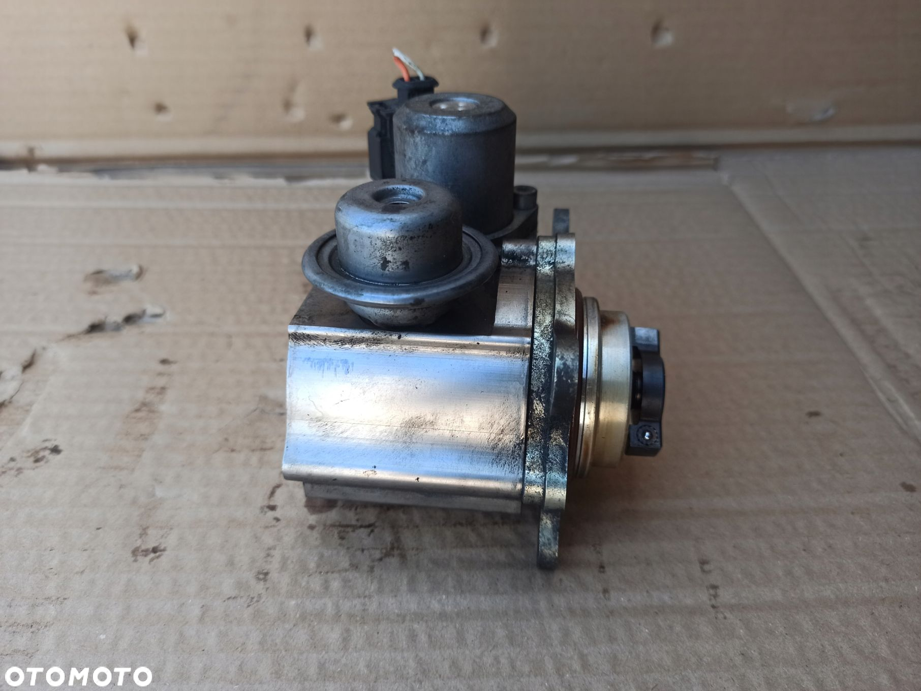 Pompa paliwa wtryskowa CITROEN PEUGEOT 1.6THP V758887980 - 4