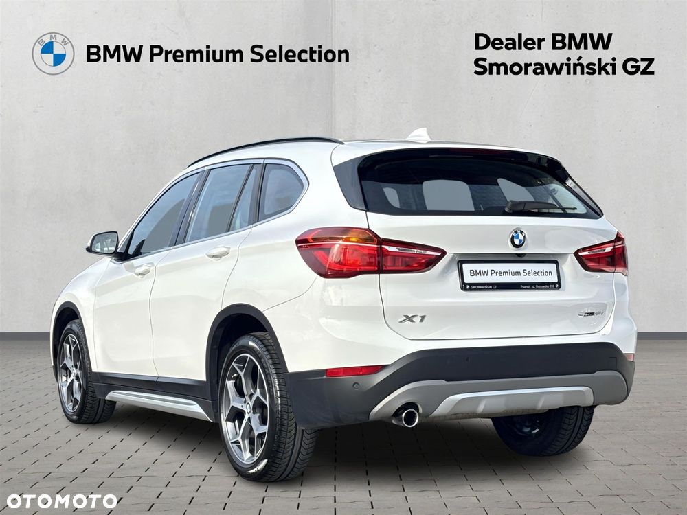 BMW X1 sDrive18i - 26
