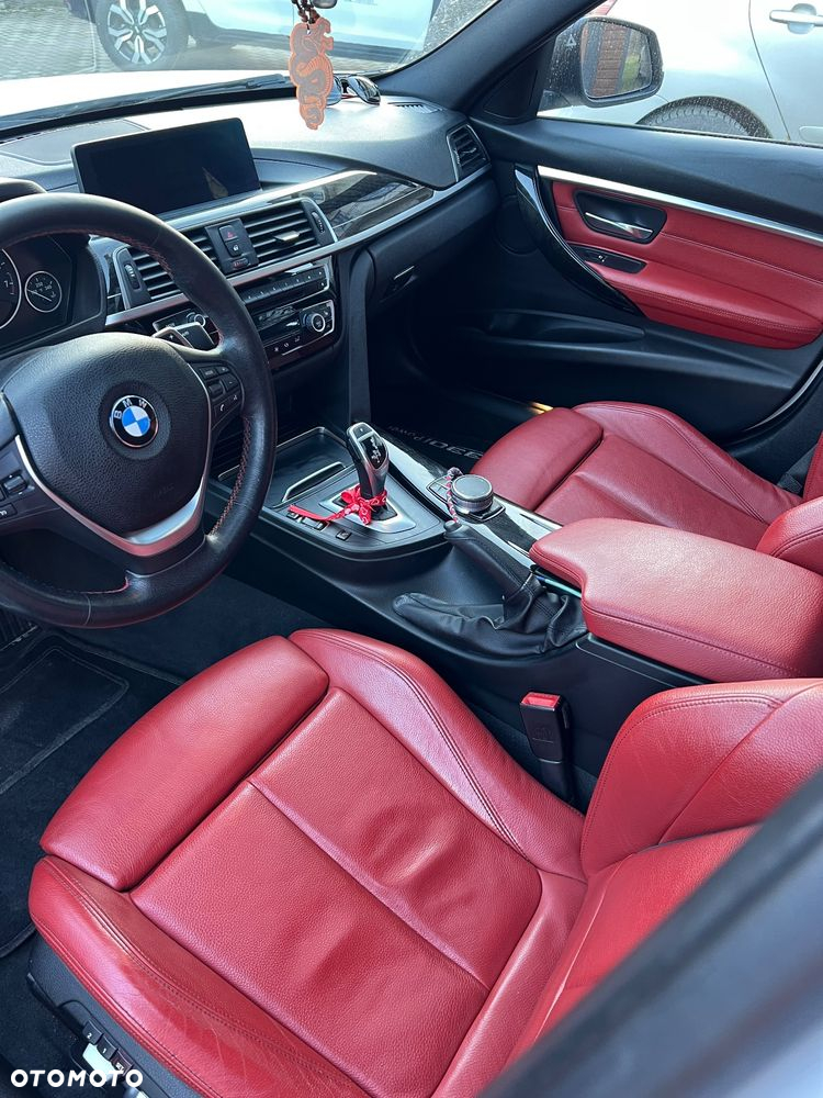 BMW Seria 3 330i xDrive Sport Line - 14