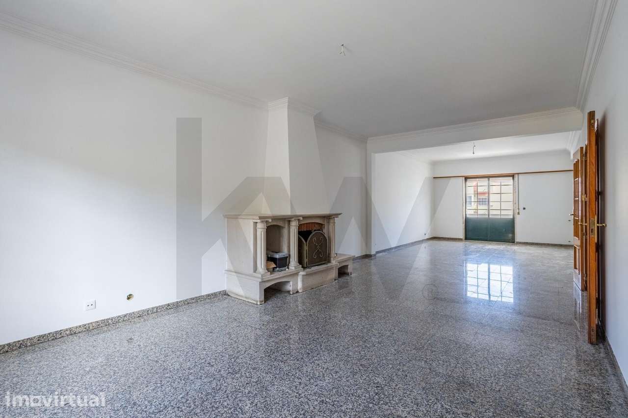 Moradia T5 com garagem ampla, sótão e zona habitacional complementar n - Grande imagem: 5/49