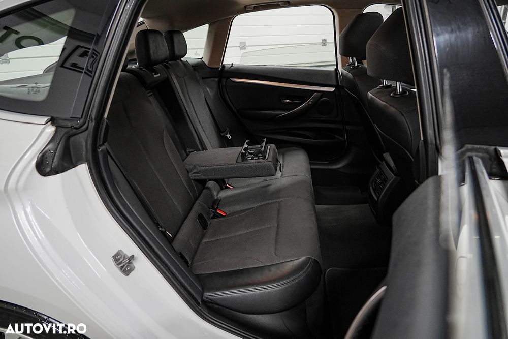 BMW Seria 3 320d Aut. Modern Line - 25