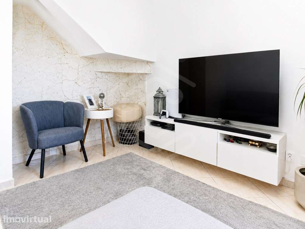 T4 Duplex com 255 m², Terraços e 2 Lugares de Garagem no Centro de ... - Grande imagem: 2/26