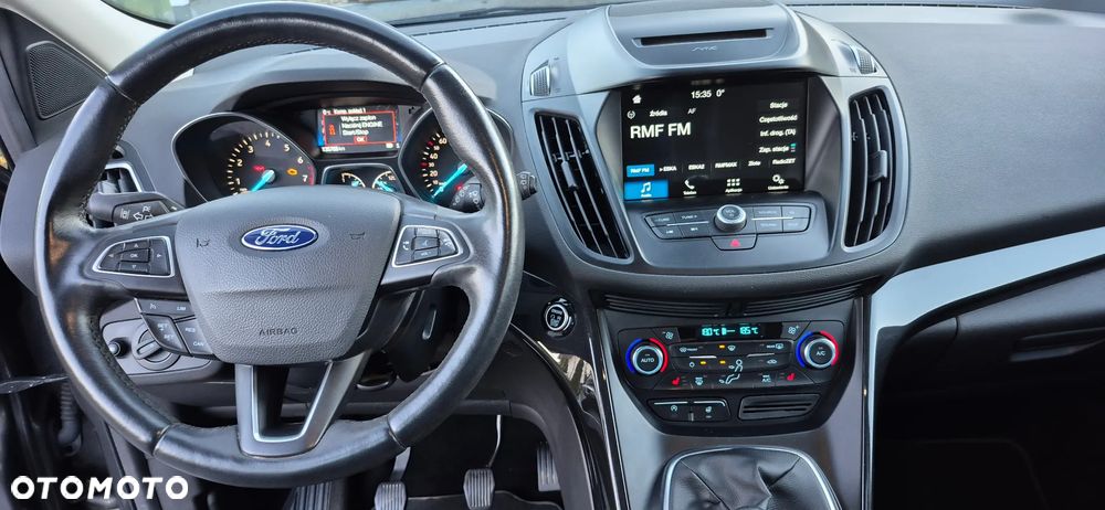 Ford Kuga 1.5 EcoBoost 2x4 Titanium - 4