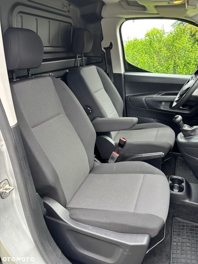 Opel Combo 1.5 CDTI Essentia - 19