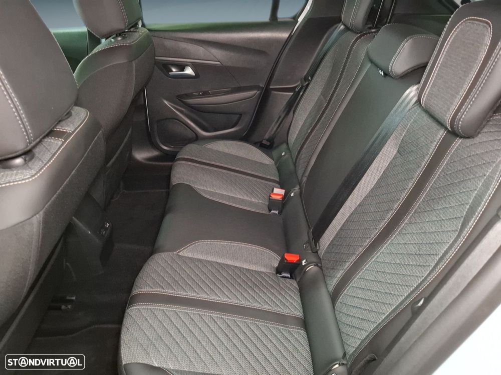 Peugeot 208 1.2 Hybrid Allure e-DCS6 — fotografia 14