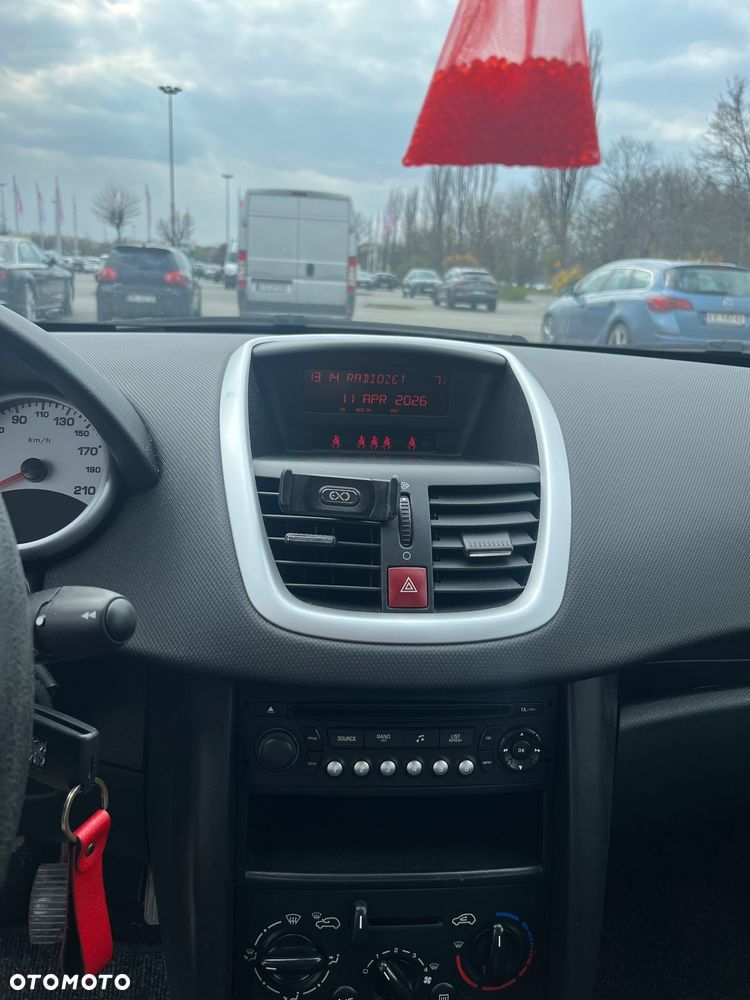 Peugeot 207 1.4 16V Trendy - 10