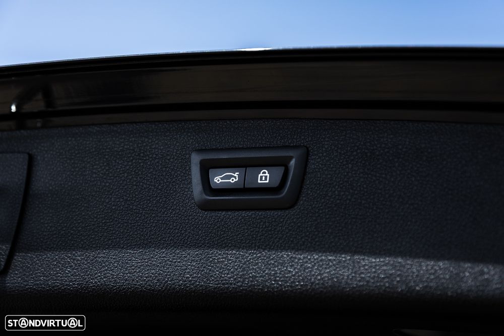 BMW 320 d Touring xDrive Pack M Auto - 16
