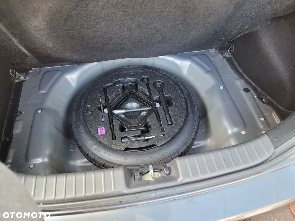 Hyundai i30 1.4 Base + - 9