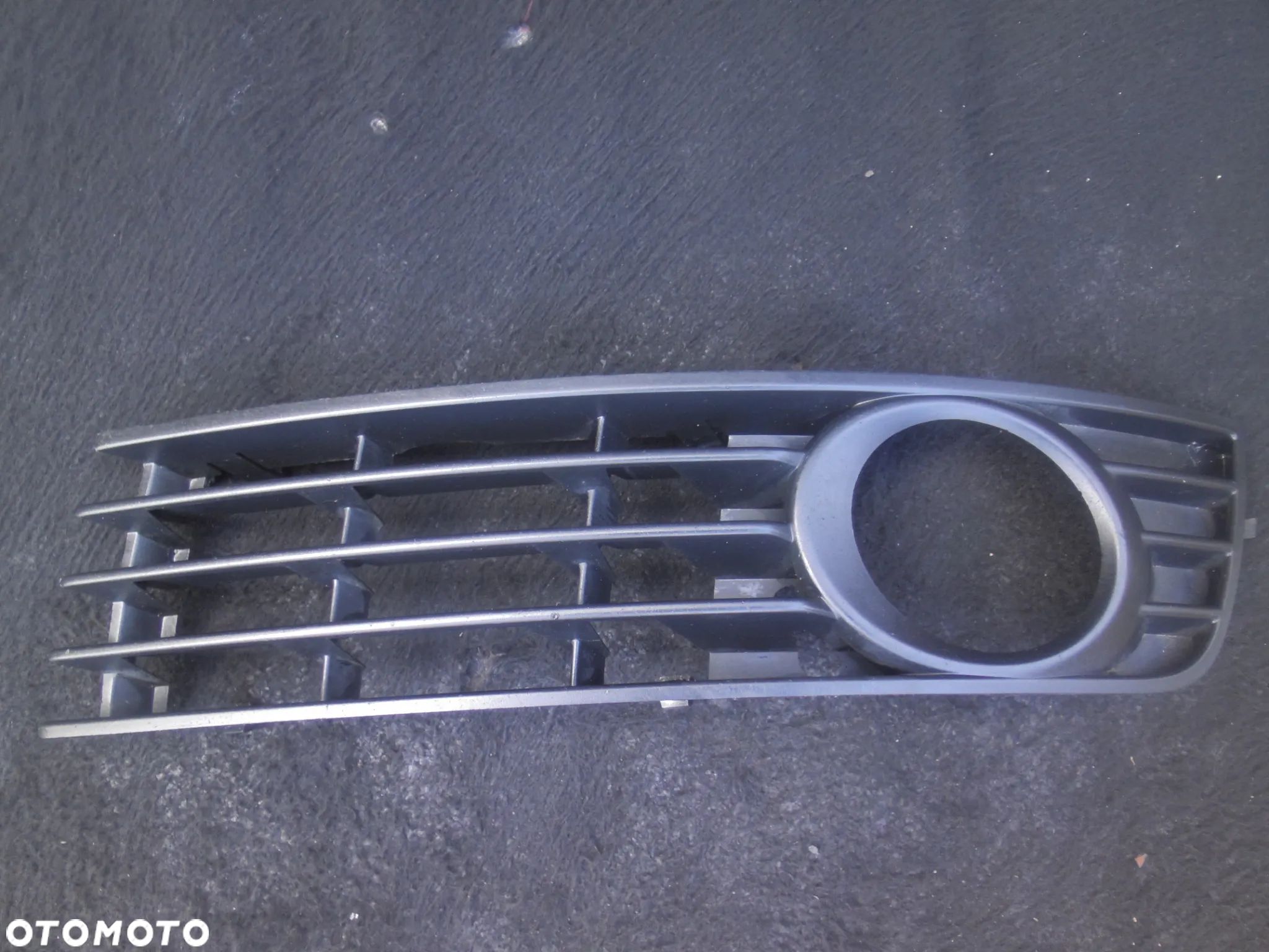 KRATKA ZDERZAKA LEWA 8E0807681 AUDI A4 B6 00-05 - 1