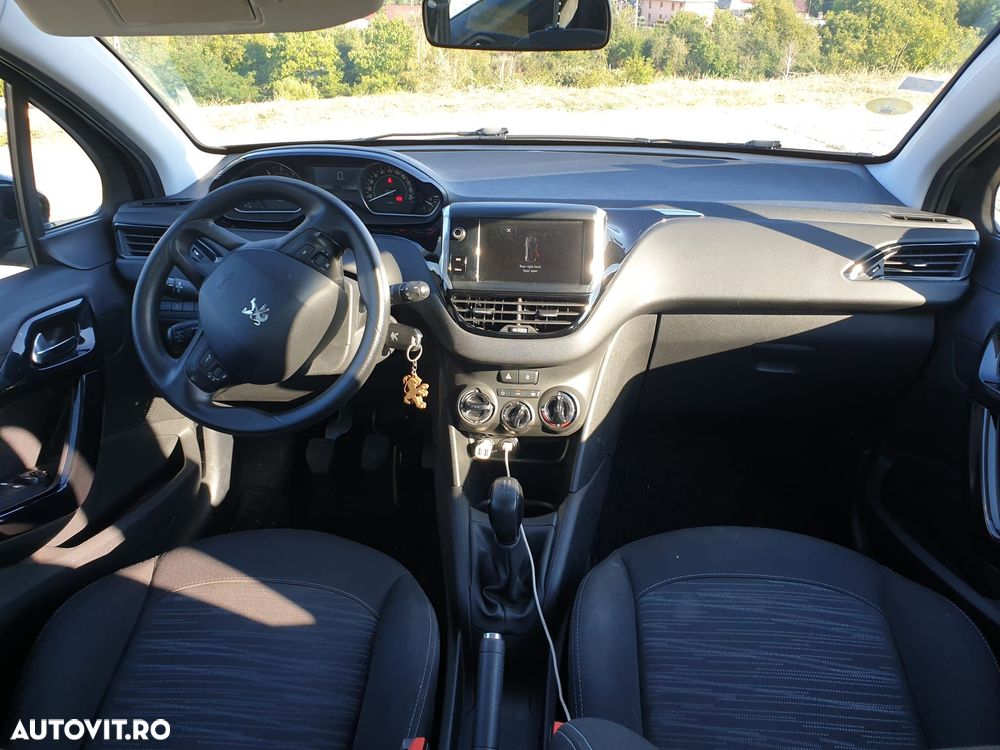 Peugeot 208 1.6 e-HDi FAP STT Allure - 7