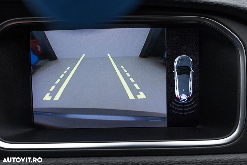 Volvo V40 D3 Geartronic Momentum - 24