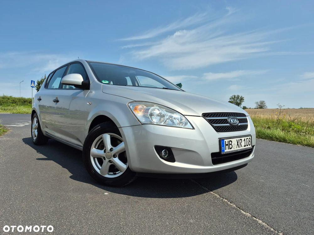 Kia Ceed - 1