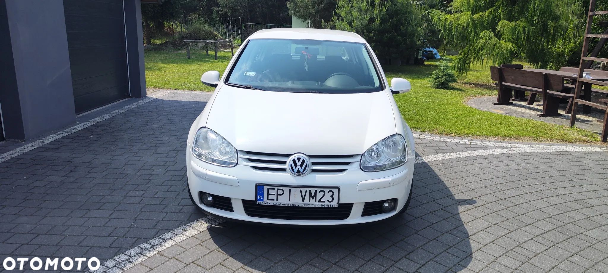 Volkswagen Golf - 1