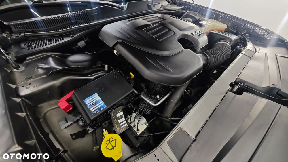 Dodge Challenger - 8