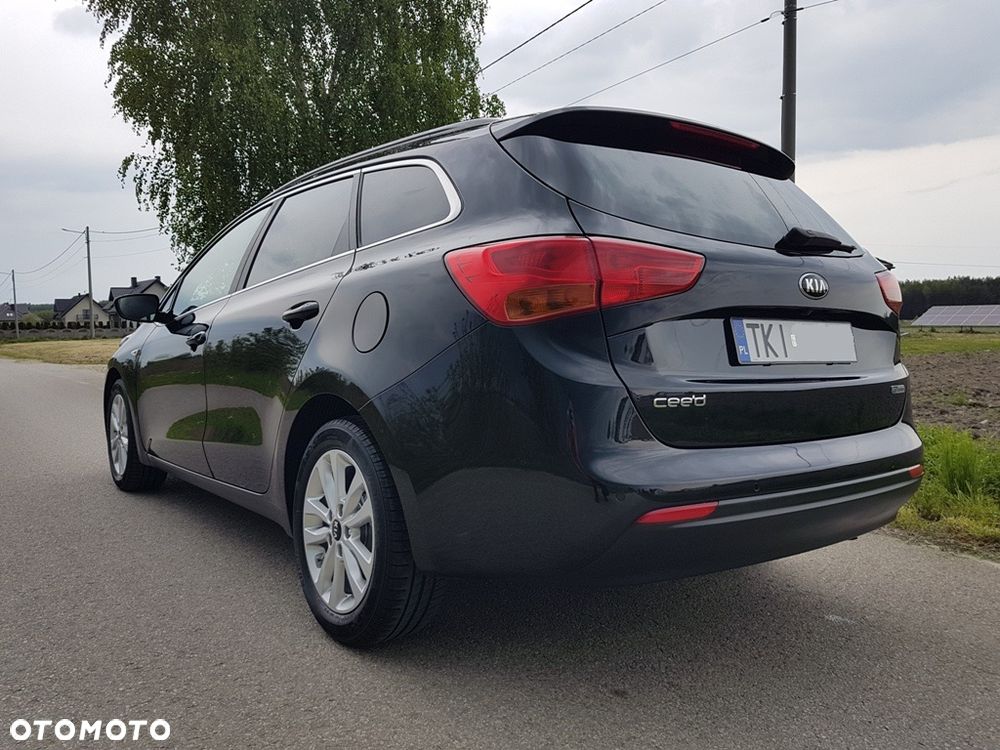 Kia Ceed 1.6 CRDi 136 ISG Dream-Team Edition - 14
